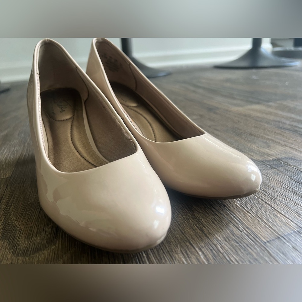 Classic nude heels